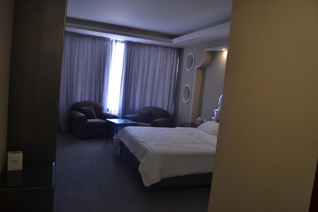 Platinum Hotel Tyrus Eksteriør billede